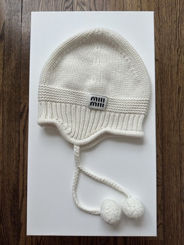 【みっちゃん】CASHMERE PON PON BEANIE みっちゃん様 専用】CASHMERE PON PON BEANIE