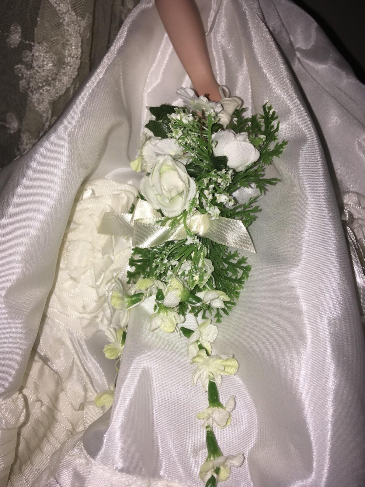 Madame Alexander Jacqueline Kennedy Bride Doll 15