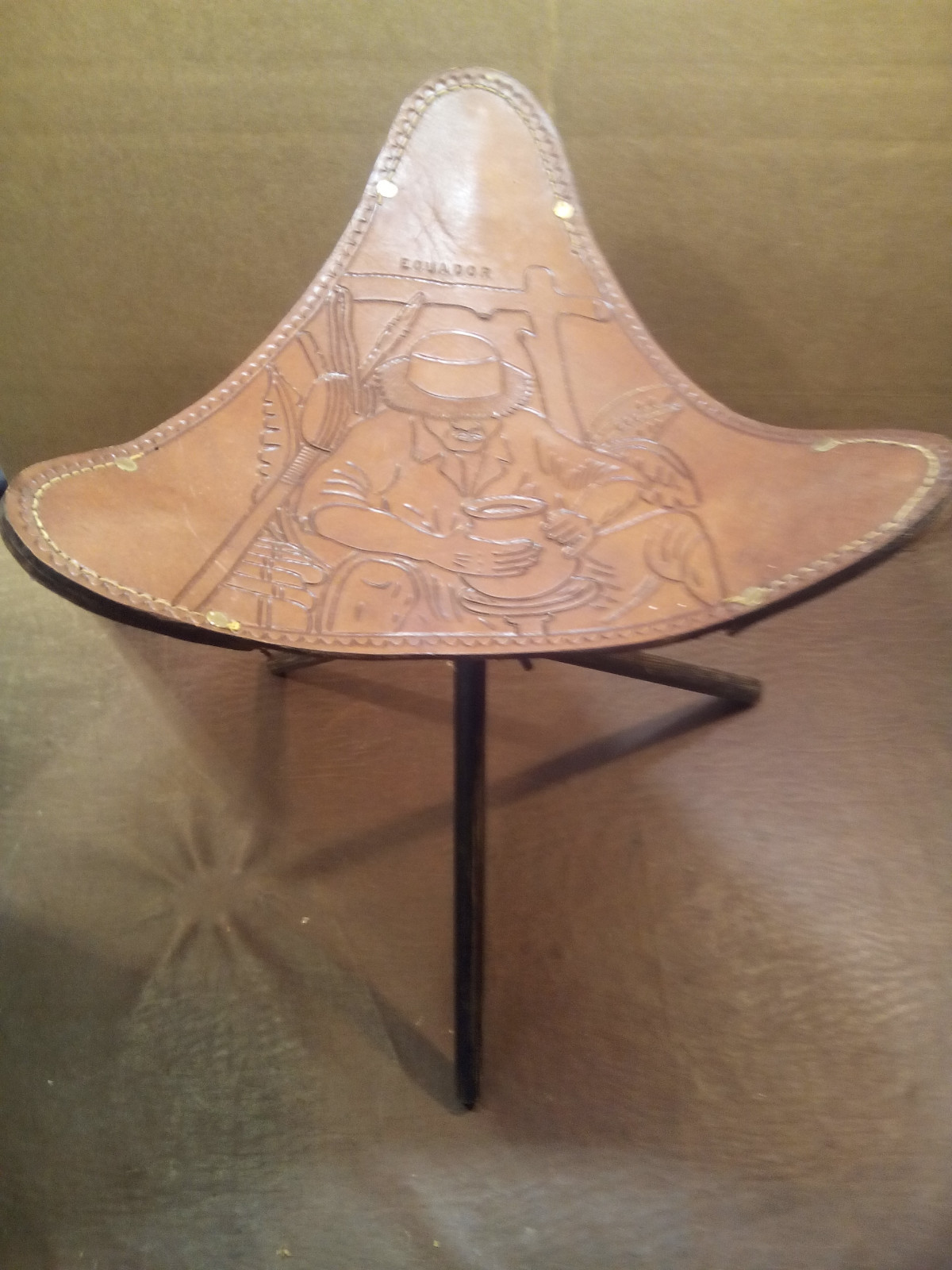 LEATHER COLLAPSABLE THREE LEGGED STOOL