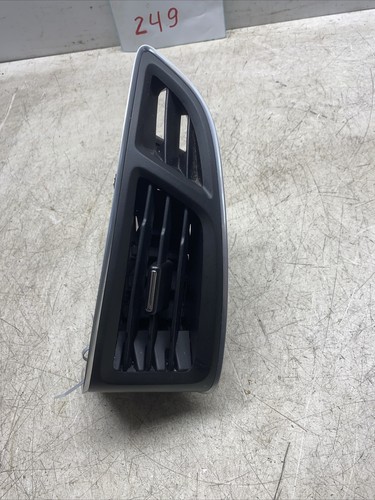 FORD FOCUS FRONT AIR VENT PASSENGER SIDE BM51018B09 2011