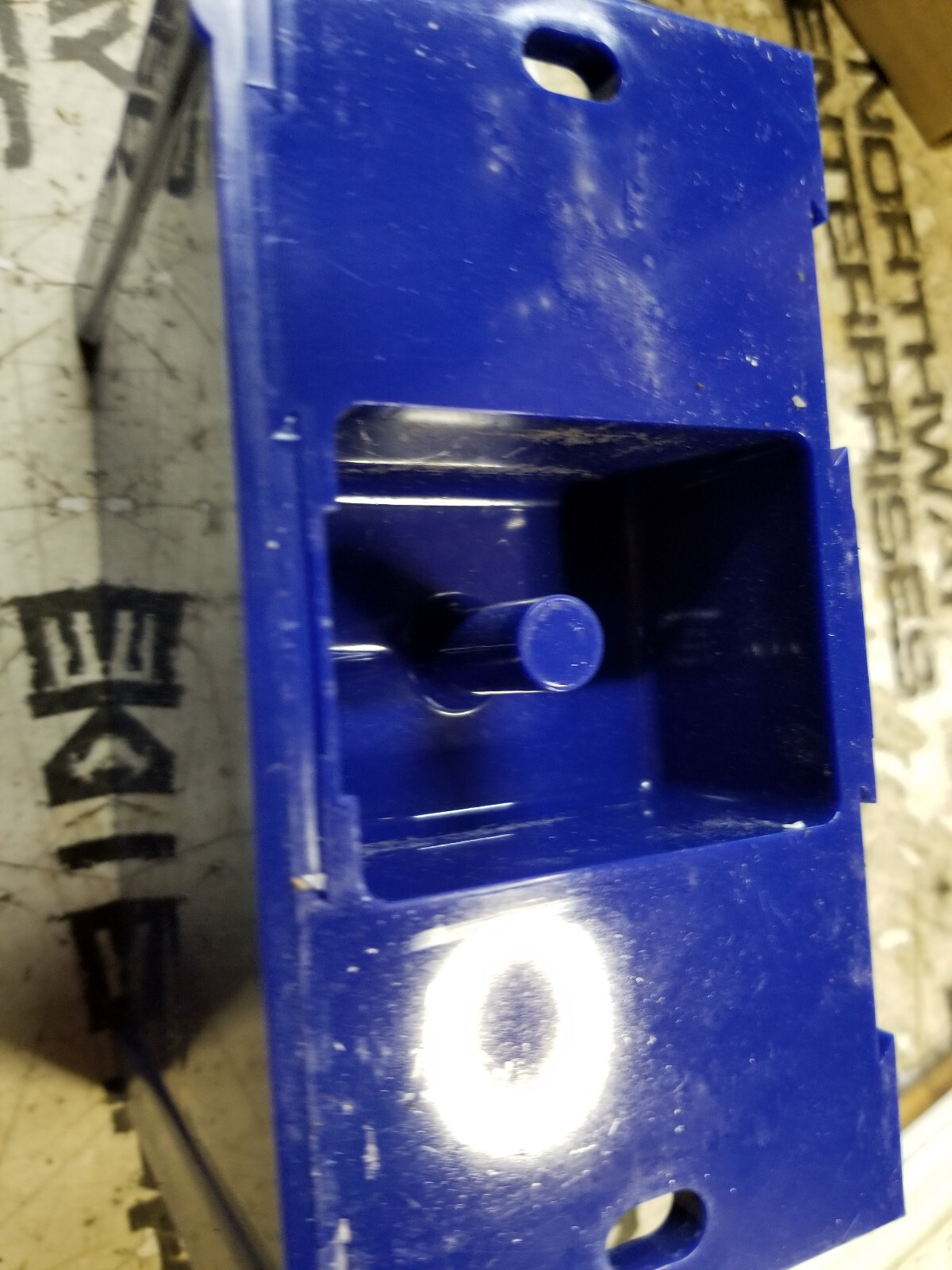 LDB-22-350 - Ilsco - Single Pole Distribution Block - Picture 3 of 8