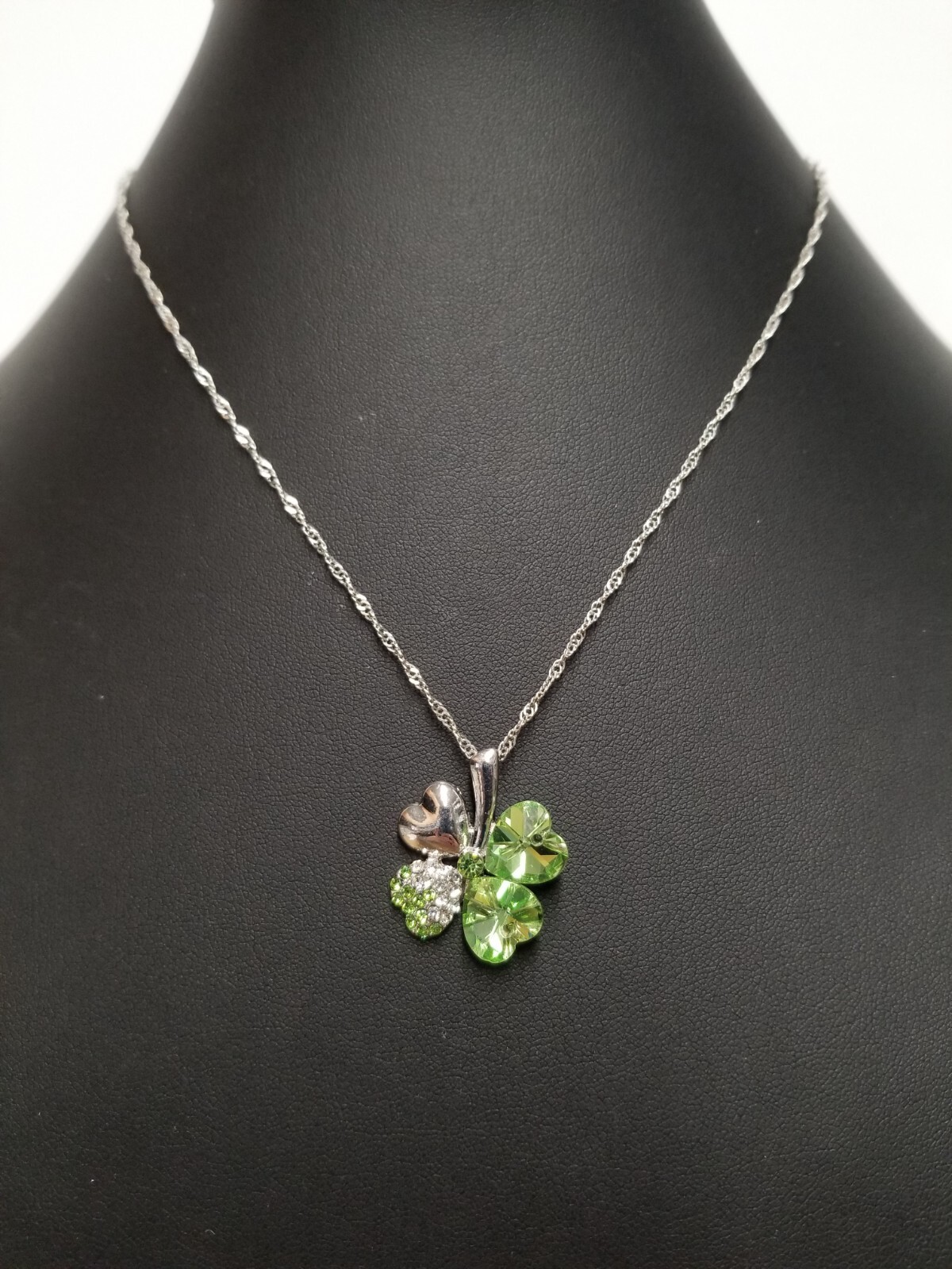 【SURGERY】ice clover logo necklace 써저리 아이스 클로버 넥클리스 | Surgery | KREAM
