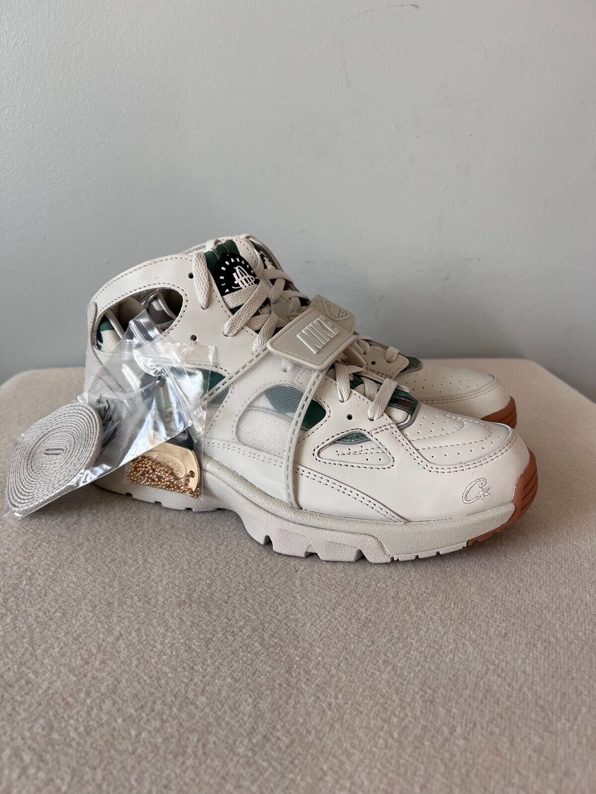 Corteiz Nike Air Trainer Huarache SP - Size 9.5 - Light Bone Corteiz Nike Air Trainer Huarache SP - Size 9.5 - Light Bone
