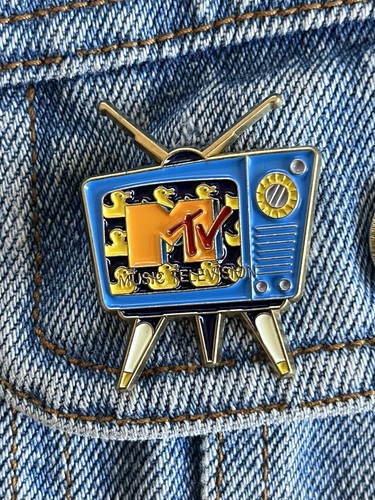Retro Style Gold Plated MTV television Enamel Pin - Excellent Condition