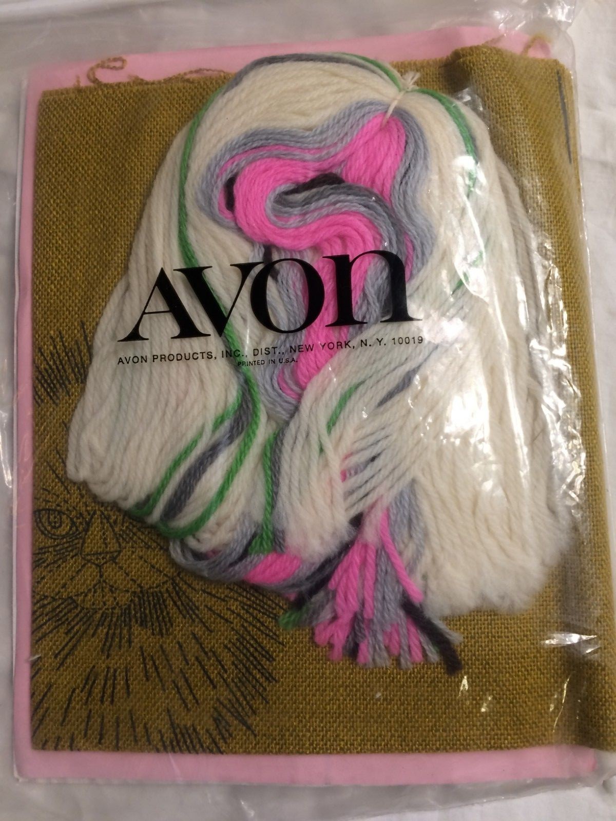 Avon Creative Needlecraft Crewel Embroidery Kit Playful Kitten 1972 vintage