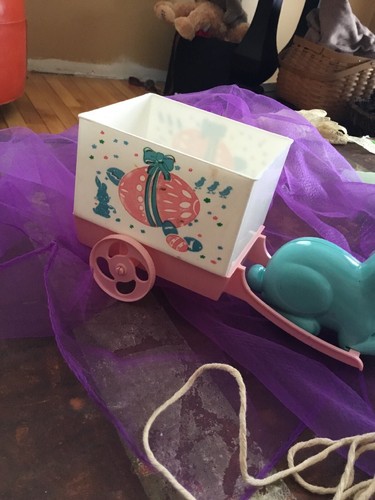 VINTAGE HARD PLASTIC EASTER RABBIT PULLING A CART 60’S