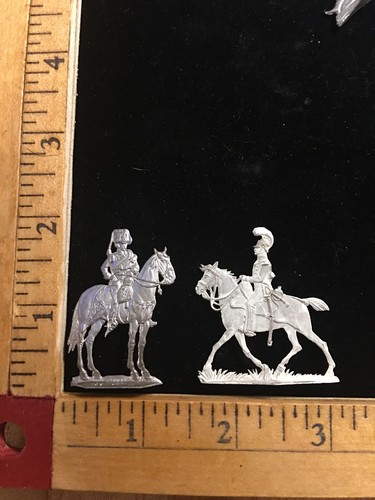 VINTAGE LOT UNPAINTED LEAD METAL SOLDIERS Misc. Soldiers 10 Pcs