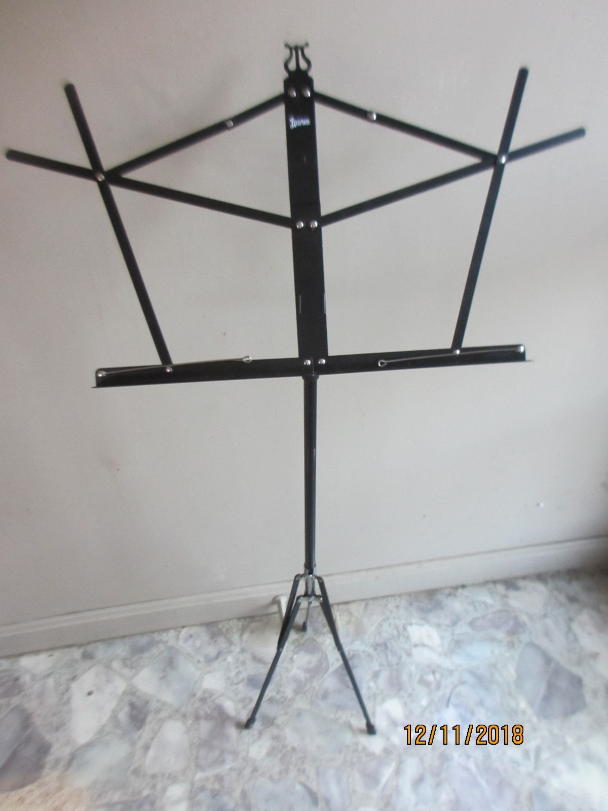 NOS LAUREN BLACK METAL FOLDING MUSIC STAND WITH ZIPPERED CARRY BAG 22