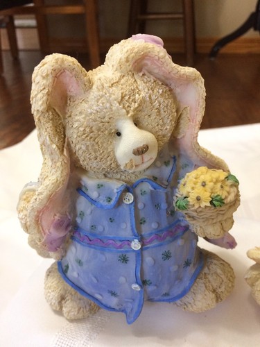 2 GIRL BUNNY figurines w/ dresses 6