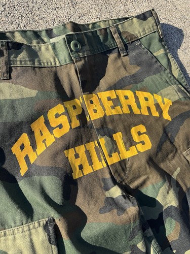 Pre-owned The Gv Gallery Raspberry Hills Camo Cargo Pants Size Medium In Multicolor