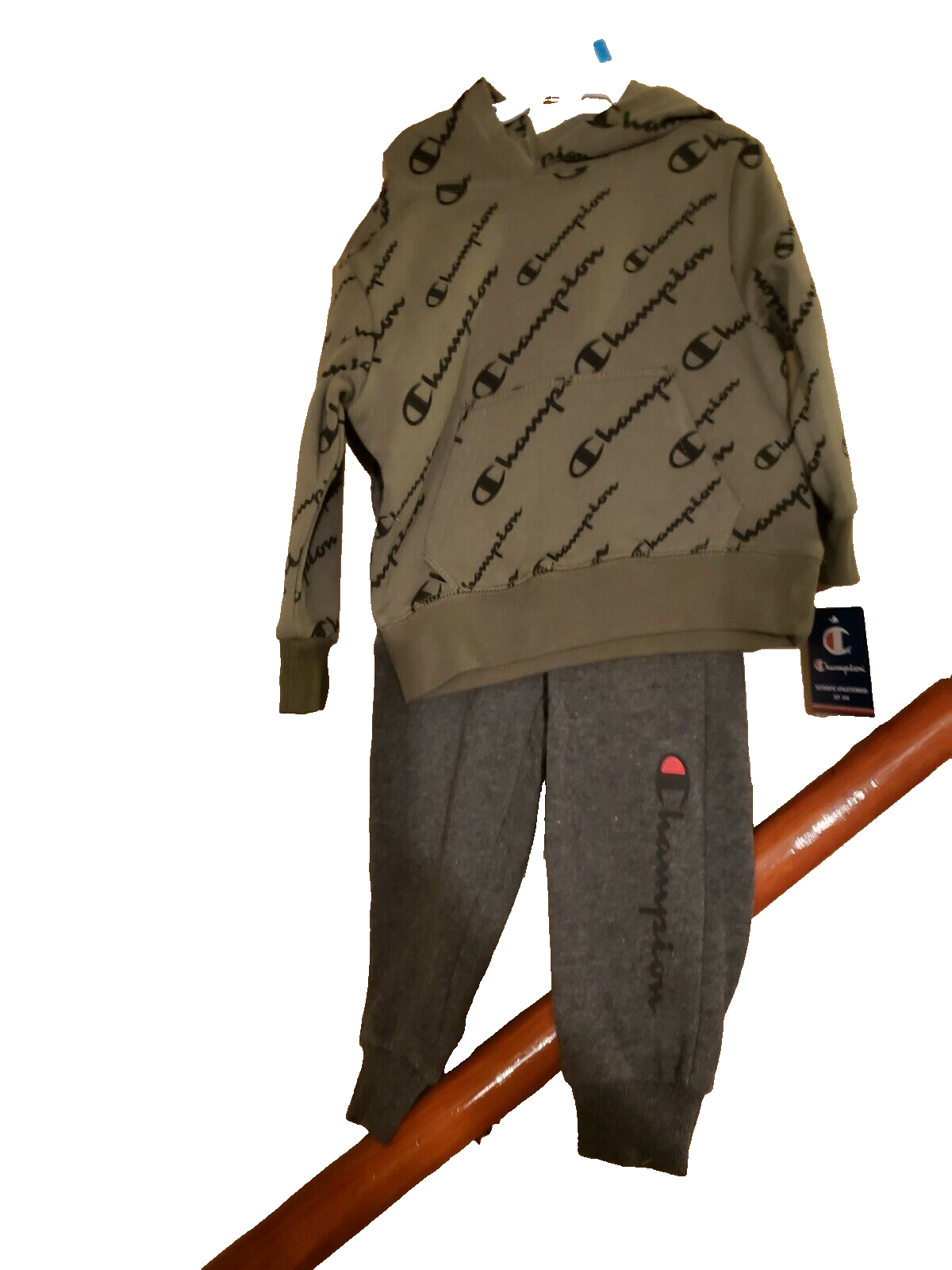 Champion sweatshirt outfit verde hot sale