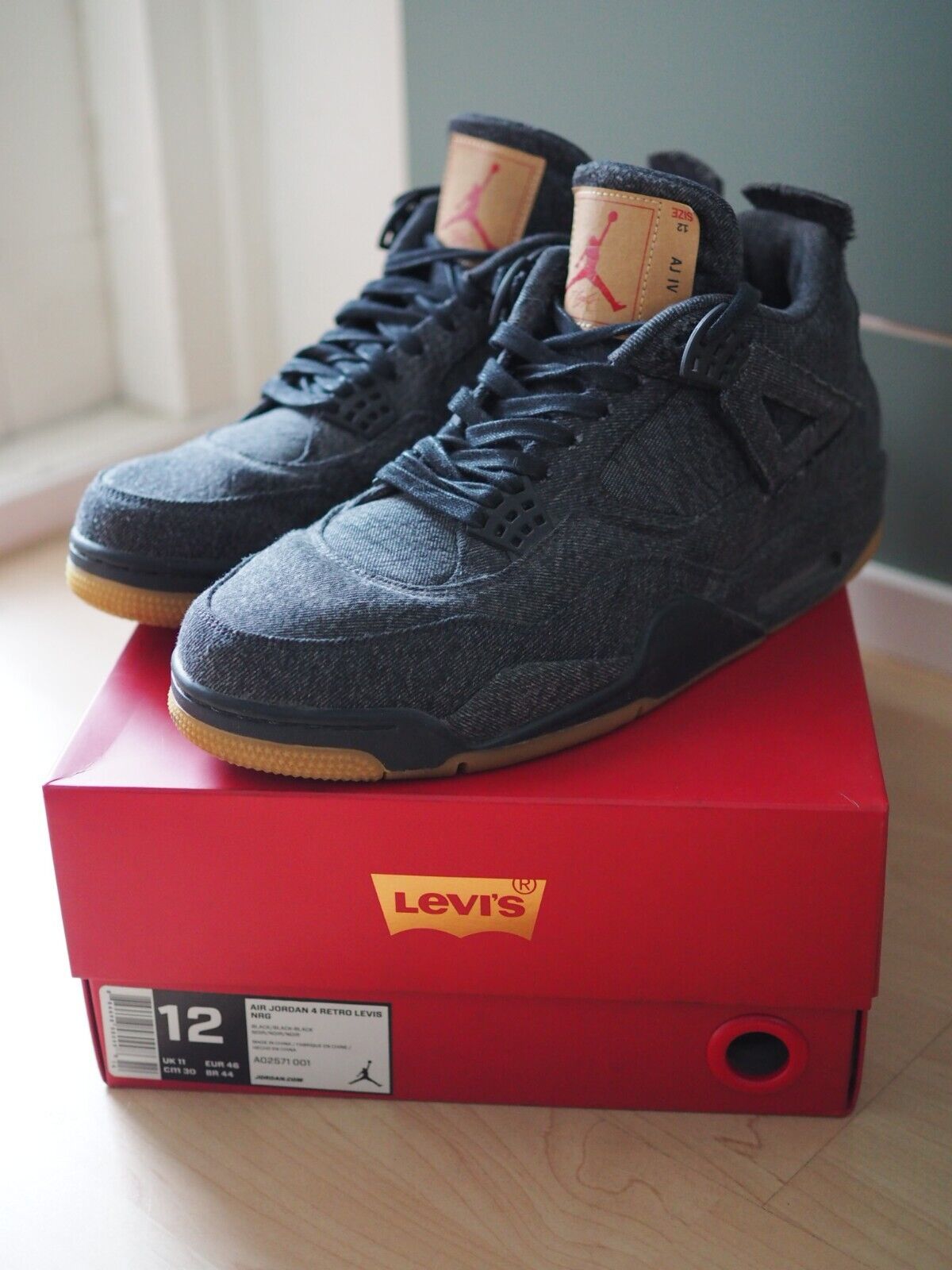 Size 12 - Levi's x Air Jordan 4 Retro Black Denim Size 12 - Levi's x Air Jordan 4 Retro Black Denim