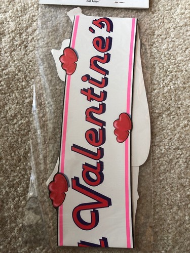 Vintage Style Happy Valentine’s Day Paper Banner 35 Inches