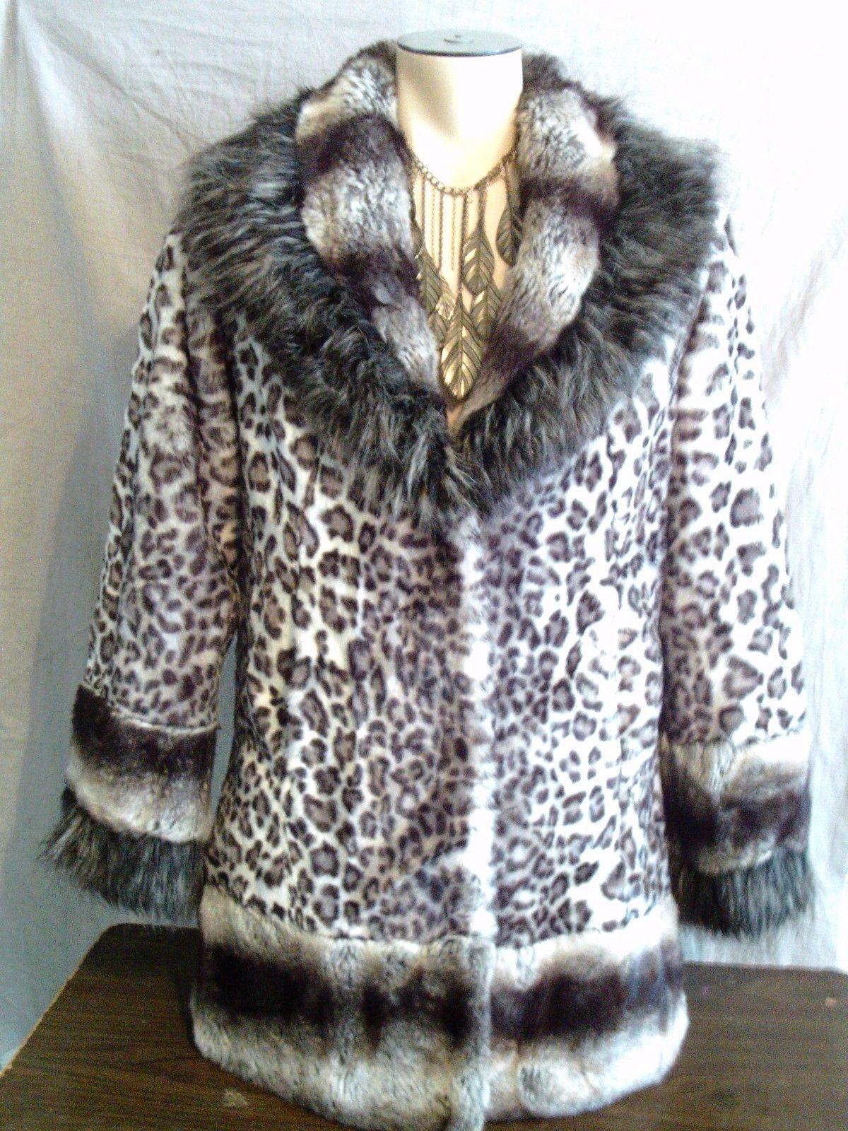 Ropa de piel sintética mujeres Adrienne Landau para