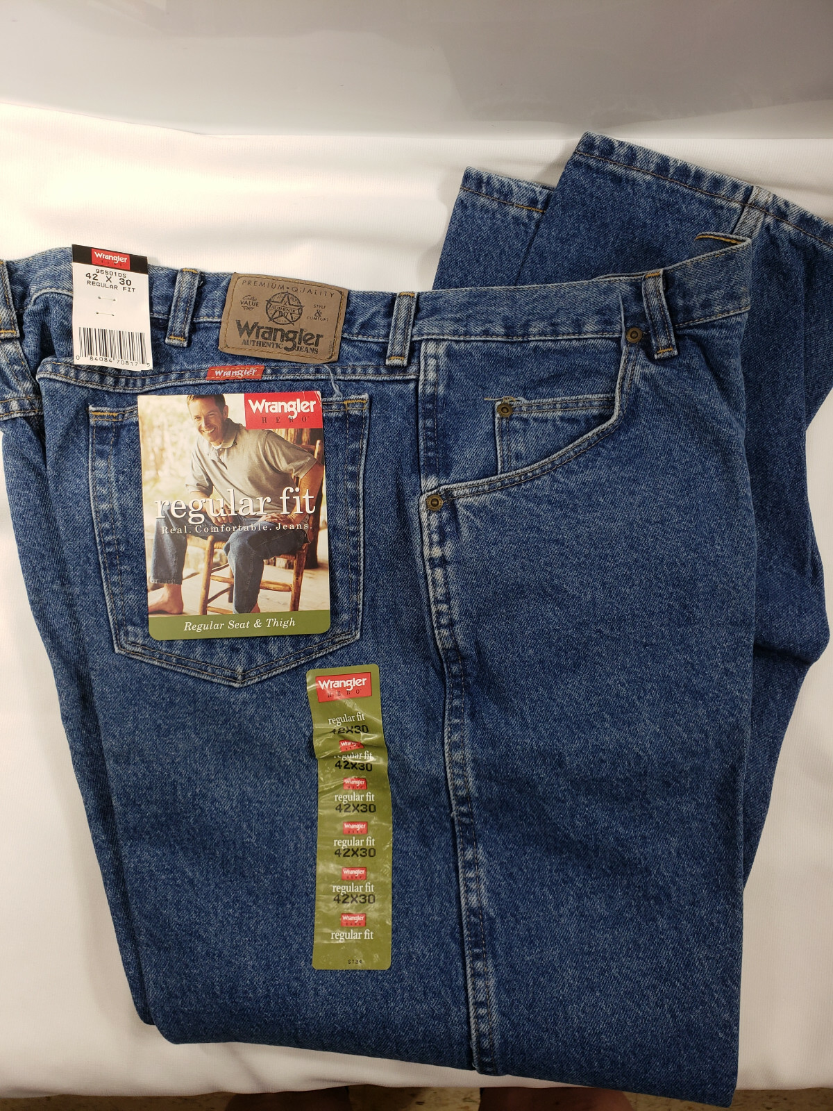 NWT Wrangler Men's Hero Regular Fit Waist Denim Jean Size 40 NWT Wrangler Men's Hero Regular Fit Waist Denim Jean Size 40