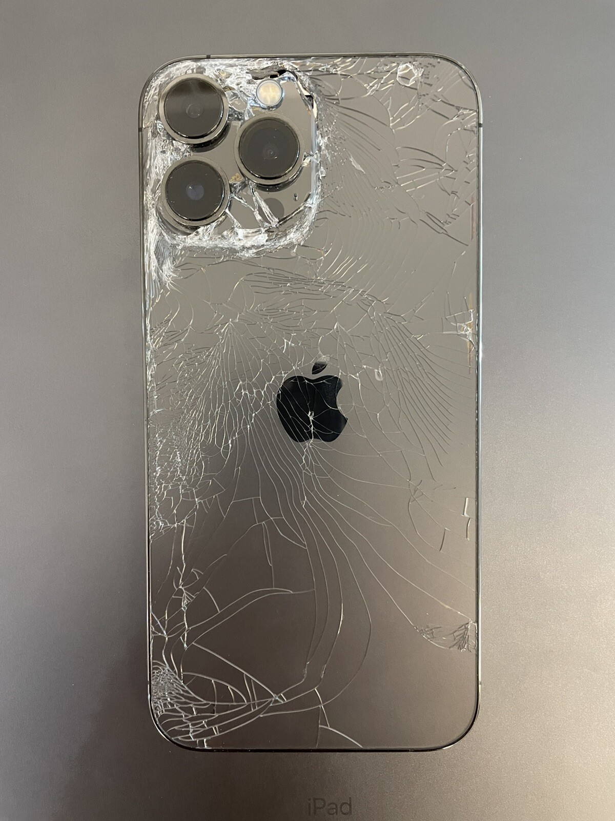 iPhone13mini 128gb 箱付き　背面割れ 今日中になんとか💦最速🚀iPhone 13 mini 背面ガラス割れ バック