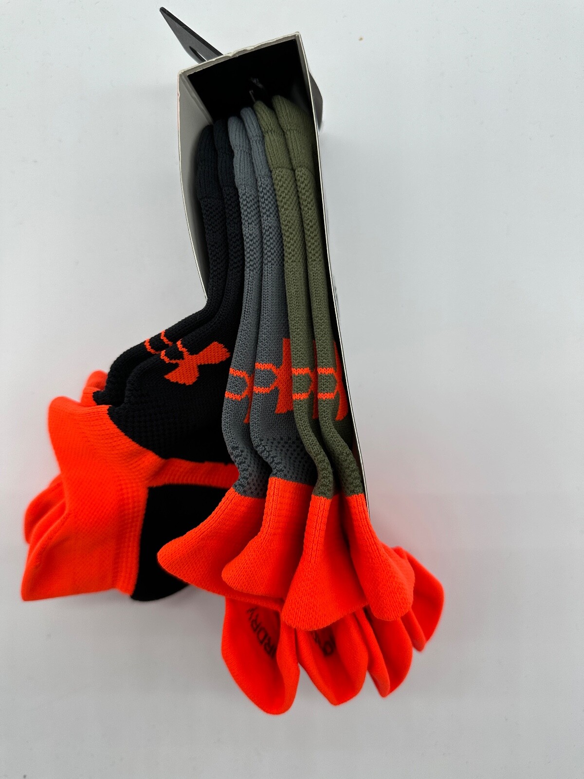 NEW 3 PACK UNDER ARMOUR UA ARMOURDRY RUN LITE CUSHIONED NO SHOW TAB SOCKS