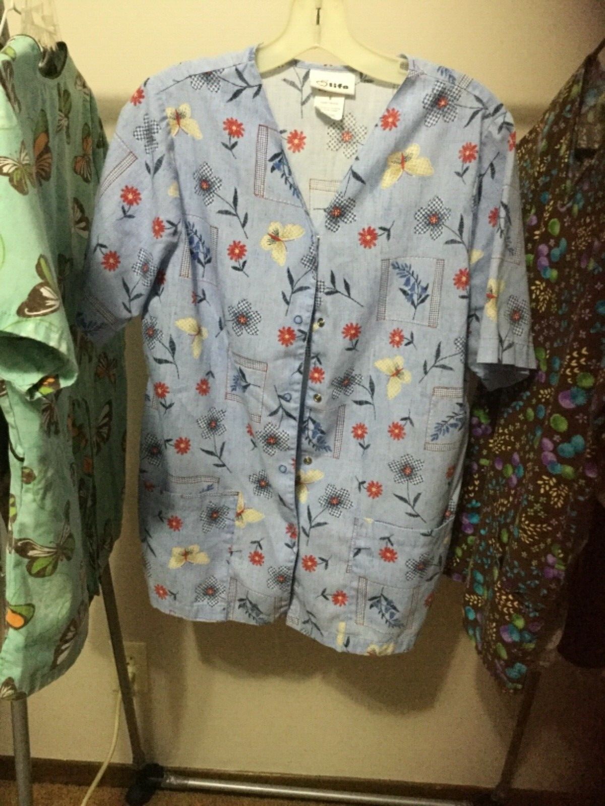 Lot of 6 Womens Scrub Tops Size Small