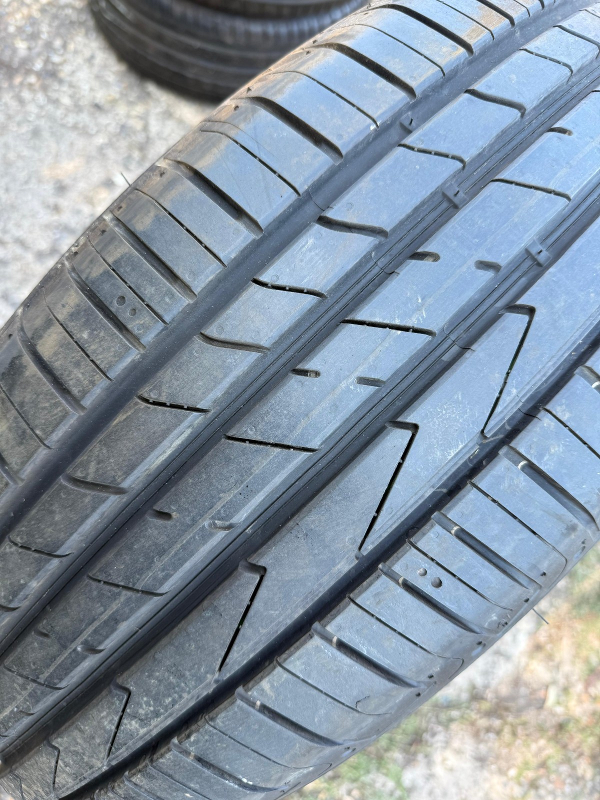 New 235 65 17 Hankook, Ventus S1 Evo 2 SUV, AO, 104W, x1 Tyre (F1_tyres) YD159