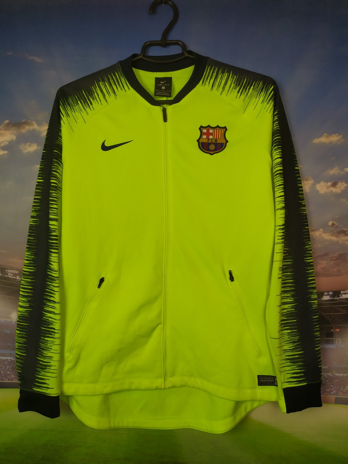 【新品タグ付き】Nike FC Barcelona プレマッチウェア Mサイズ Barcelona Training Jacket With Zipped Green Nike Polyester