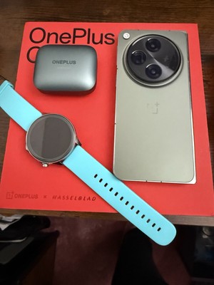 One Plus Open Green + Watch2+ AirPod Pro 2