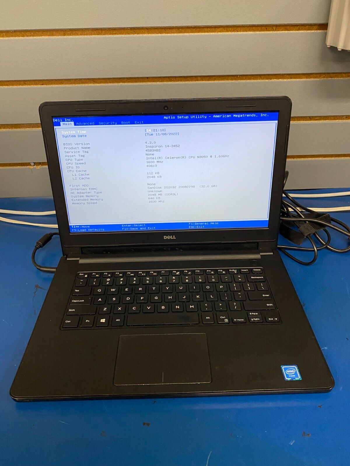 Dell inspiron 14 3452 | Intel Celeron, 2GB RAM Windows 10 Dell inspiron 14 3452 | Intel Celeron, 2GB RAM Windows 10