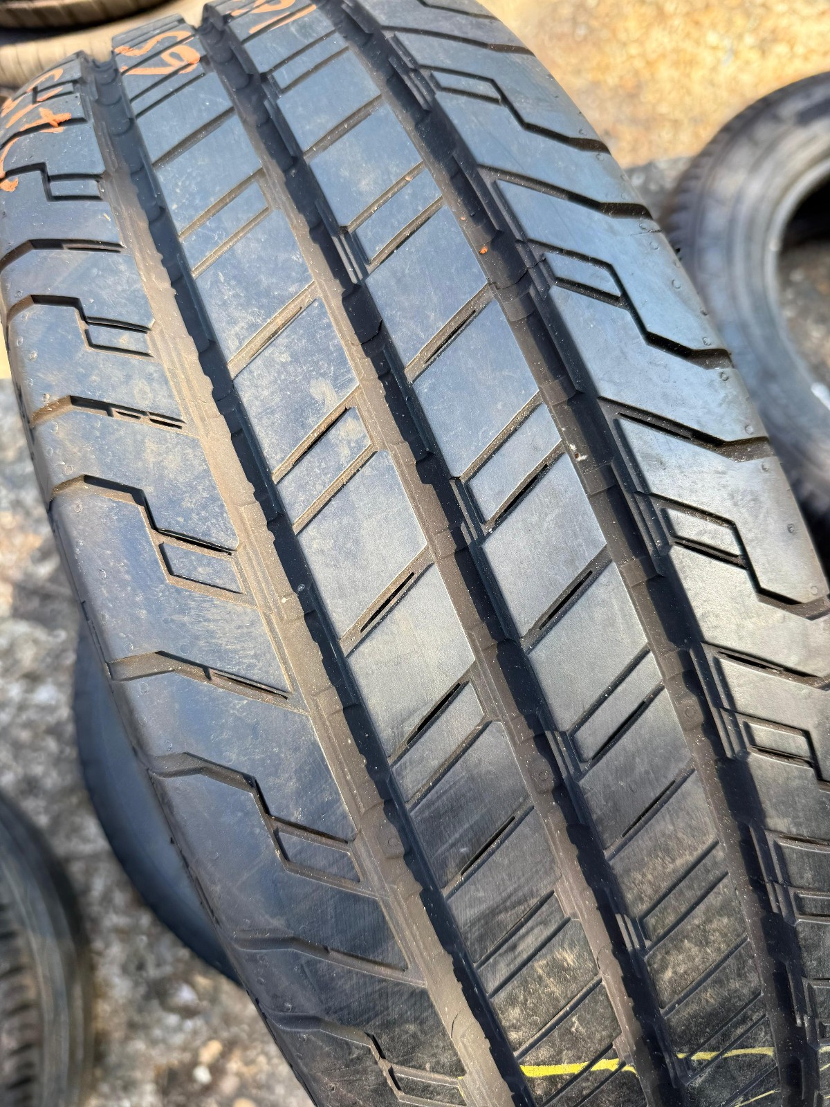 New 215 65 16C Continental, CVC 100, 106/104T, x1 Tyre (F1_tyres) YD152