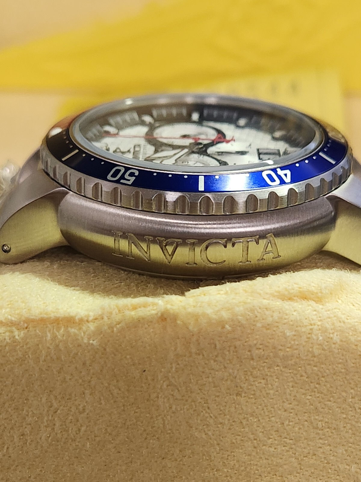 Pre-owned Invicta Reserve Pepsi Bezel Watch, Swiss Quartz Movement Ronda 5050.c, 47mm