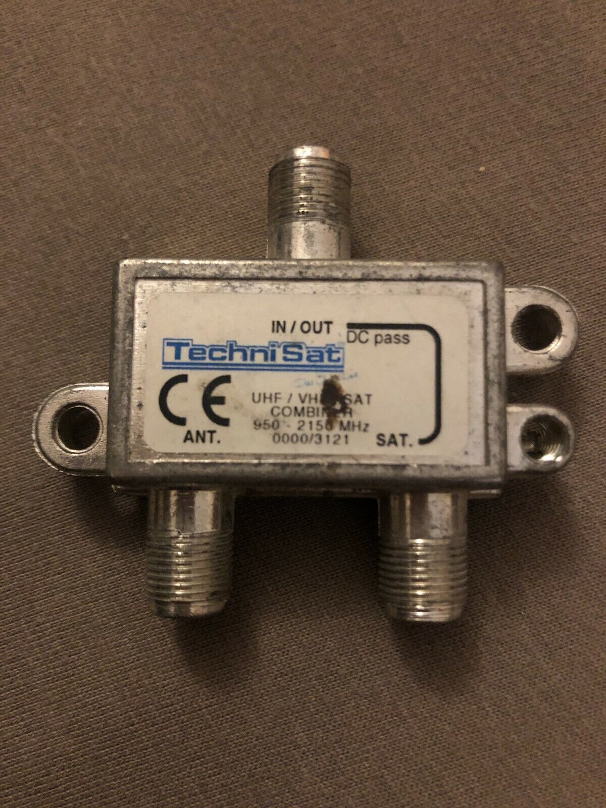 TechniSat 2-Wege Sat-Verteiler 0000/3102