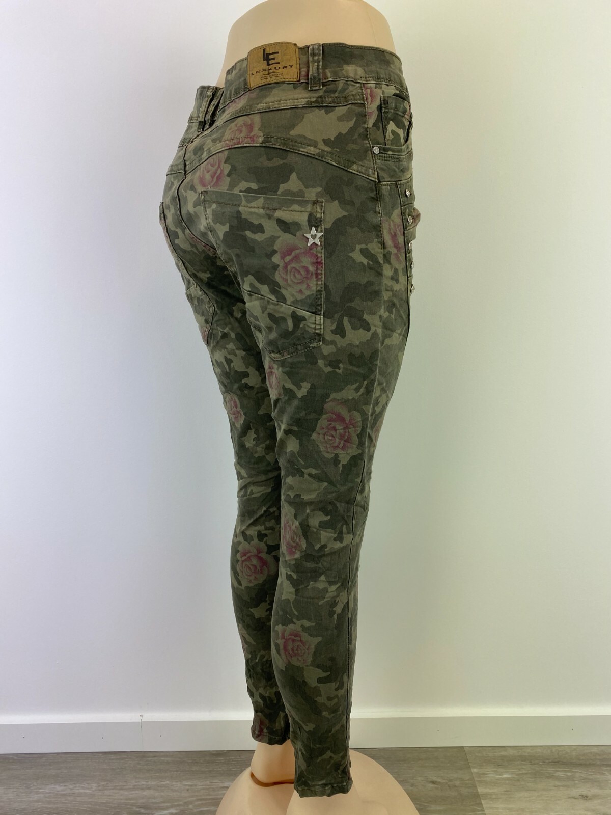 Damen Jeans Lexxury Grün Strass Camouflage Blumen (ähnl. Jewelly Karostar)