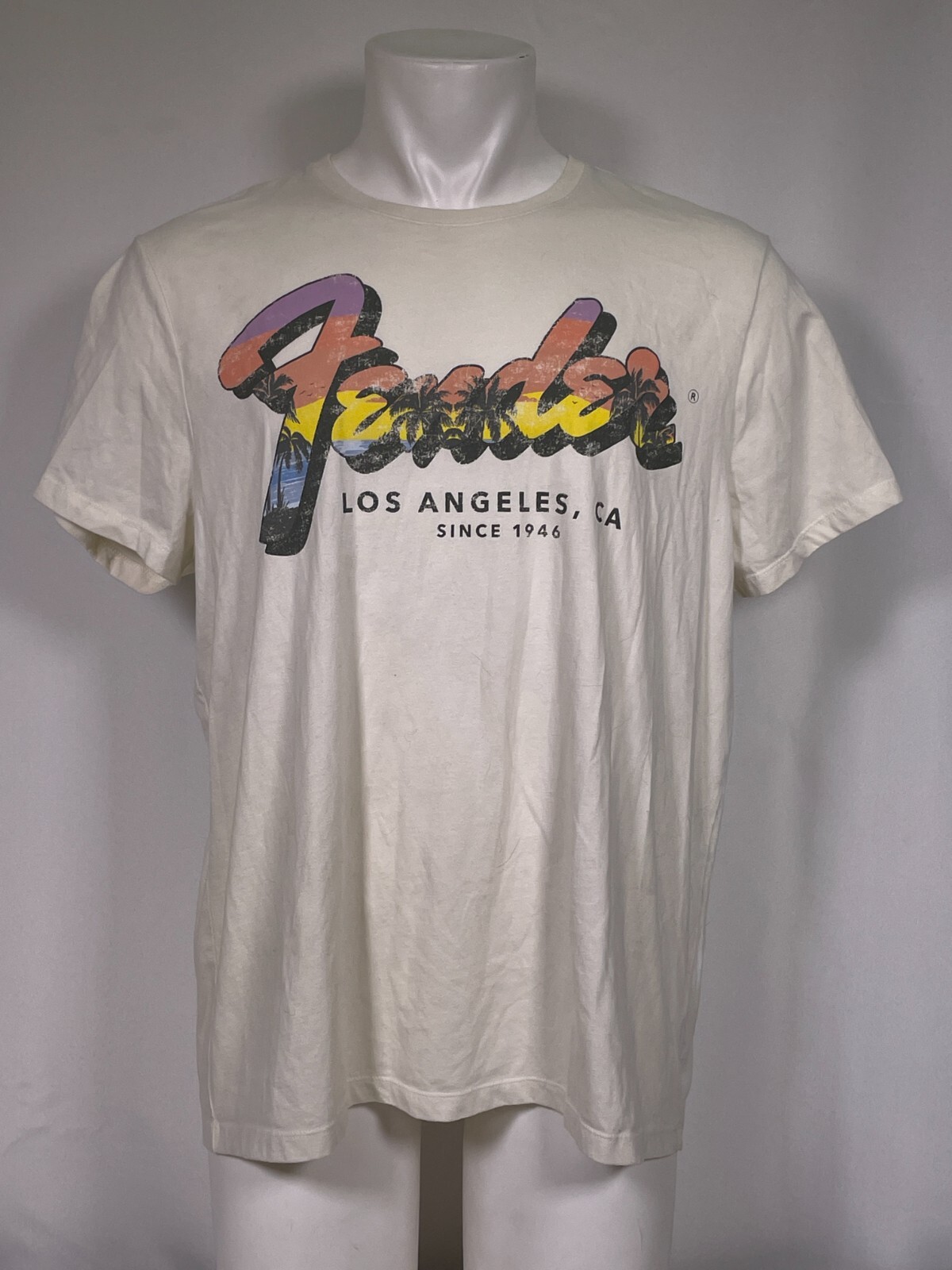 Fender Guitars Los Angeles CA Since 1946 Goodfellow Beige T Fender Guitars Los Angeles CA Since 1946 Goodfellow Beige T