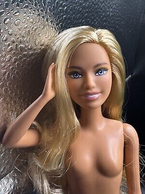 Barbie 2012 fashionistas hotsell