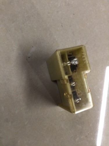 RENAULT KADJAR YELLOW 3 FUSE 60 30 30 AMP