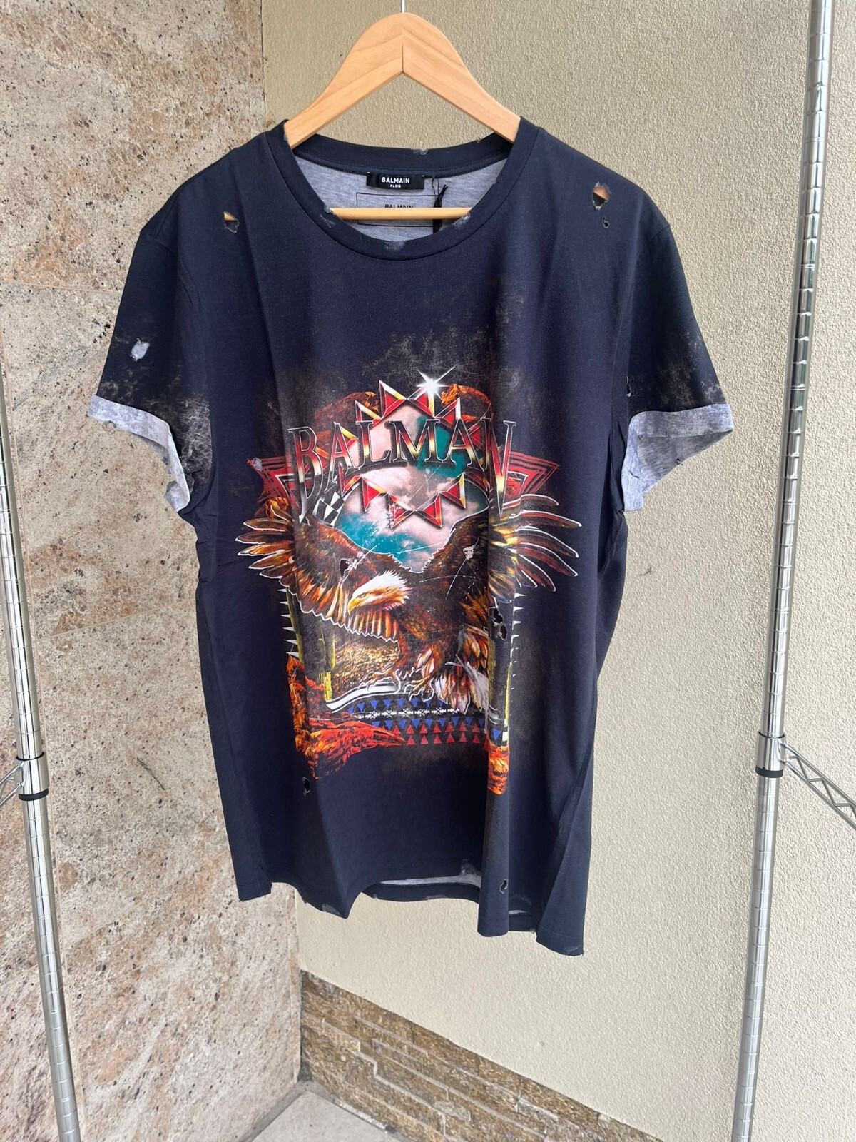 【関税＆送料込み】Balmain Logo T-Shirt Balmain // Black & White Logo T-shirt – VSP Consignment