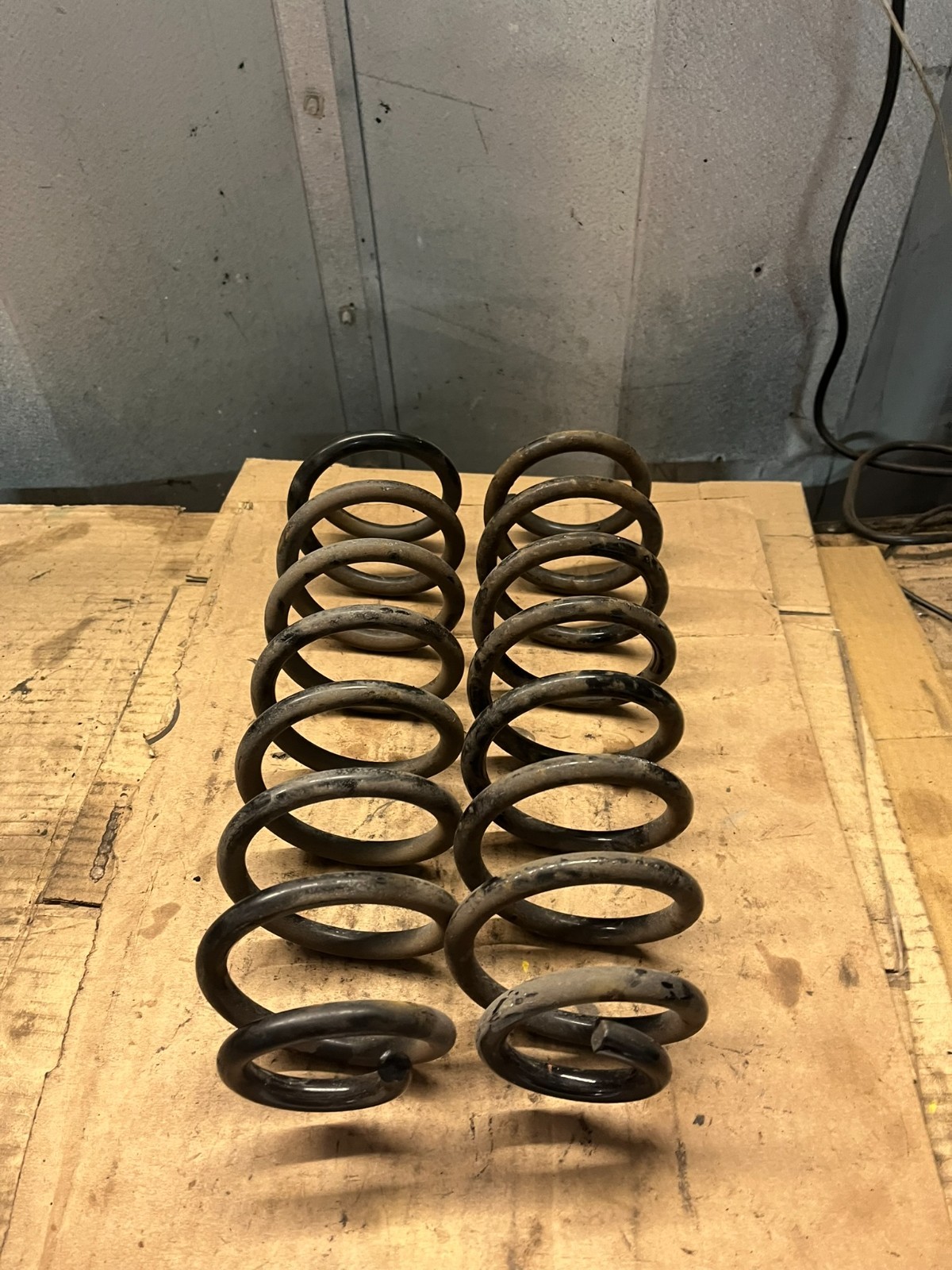 Renault Megane MK2 2006 Convertible 1.6P - Rear Coil Springs x2