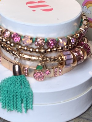 スイートピー♡赤い果実みたいなブレスレット スイートピー♡赤い果実みたいなブレスレット スイートピー