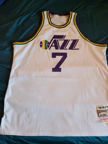 Mitchell & Ness New Orleans Jazz Pistol Pete Maravich jersey