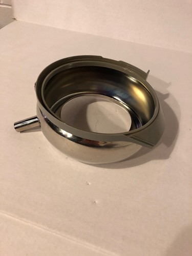 L'EQUIP JUICER PULP EJECTOR Model 221 BOWL COLLAR & SPOUT Replacement Part