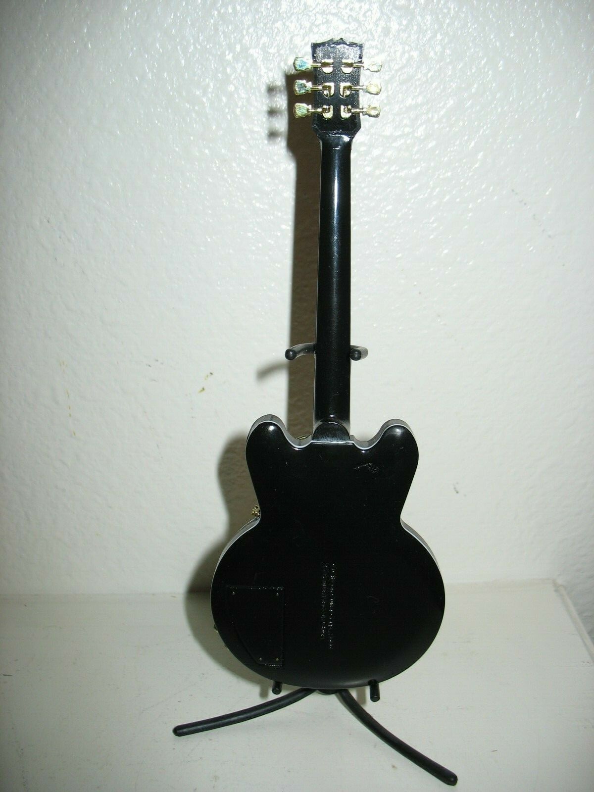 1/6 scale Gibson electric BB King Lucille guitar for 12