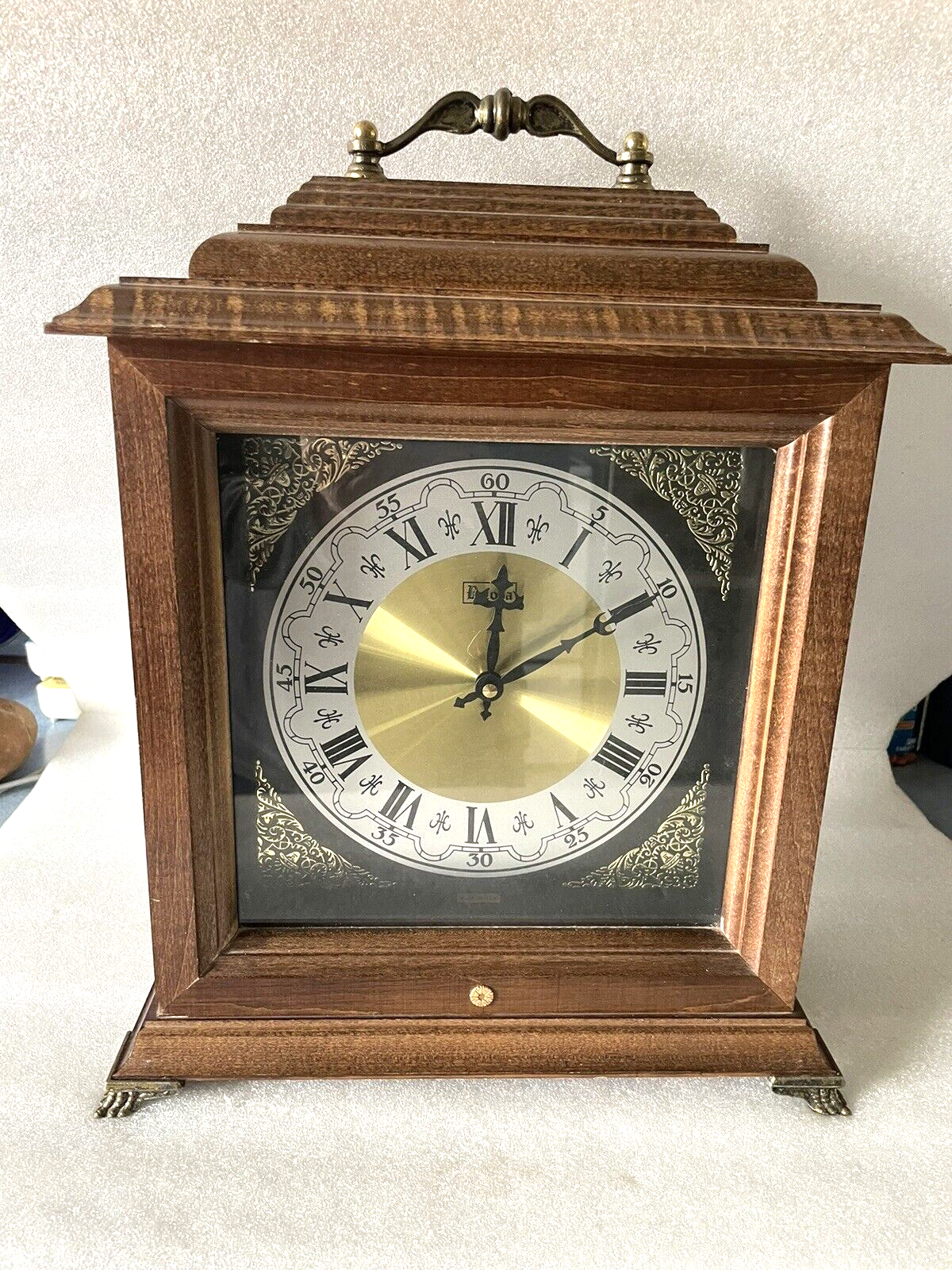 Vtg Quartz  Bulova Chime Wood case Mantle Clock on 1/2 & on hour  Runs   B1882