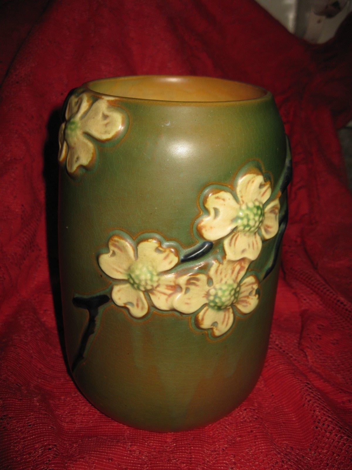 Vintage Rare Roseville Vase Dogwood Smooth 8 Inch 1920s