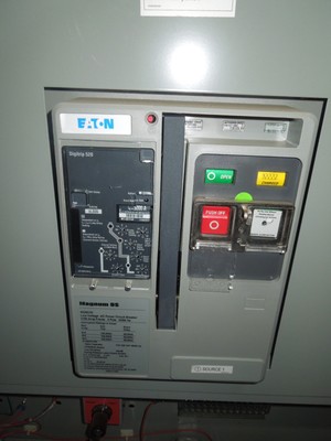 Eaton Cutler-Hammer 3000A 3ph 600V (2) MDSC32 w/ LSIG Transfer Switch 3R Surplus