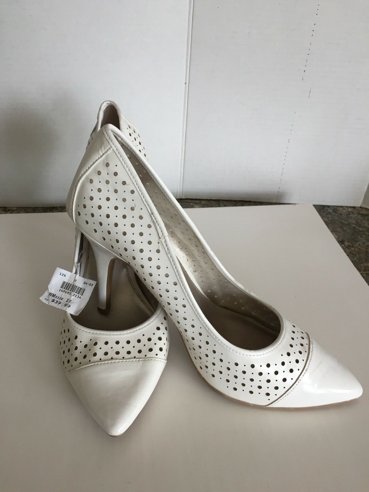women's spectator pumps