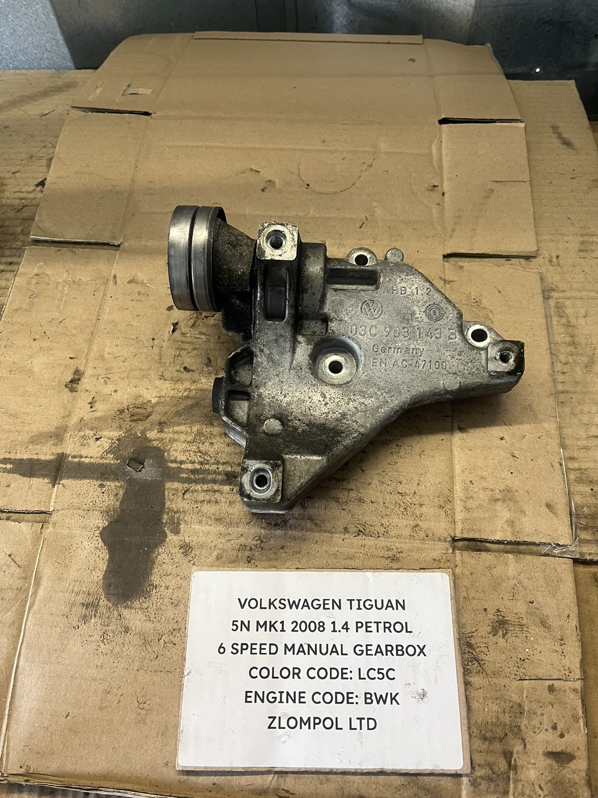 Volkswagen Tiguan 5N 2008 1.4 Petrol Aircon Compressor Mount Bracket 03C903143B