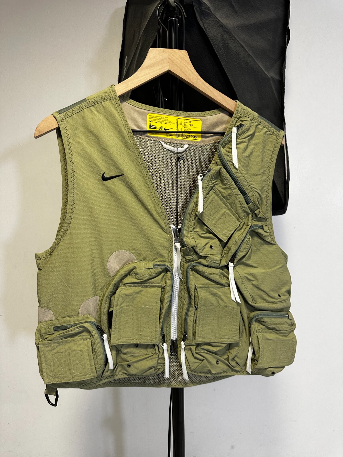 Nike Ispa Utility Gilet Vest brand new with tags Size XS | eBay Nike Ispa Utility Gilet Vest brand new with tags Size XS | eBay