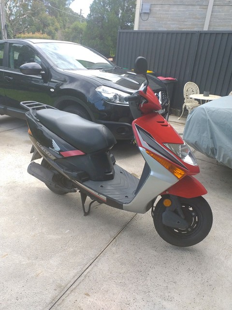 Honda lead 100cc