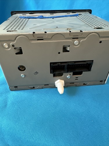 Delphi Delco Car Radio CD Player 21003402NO 10359566 - Free shipping