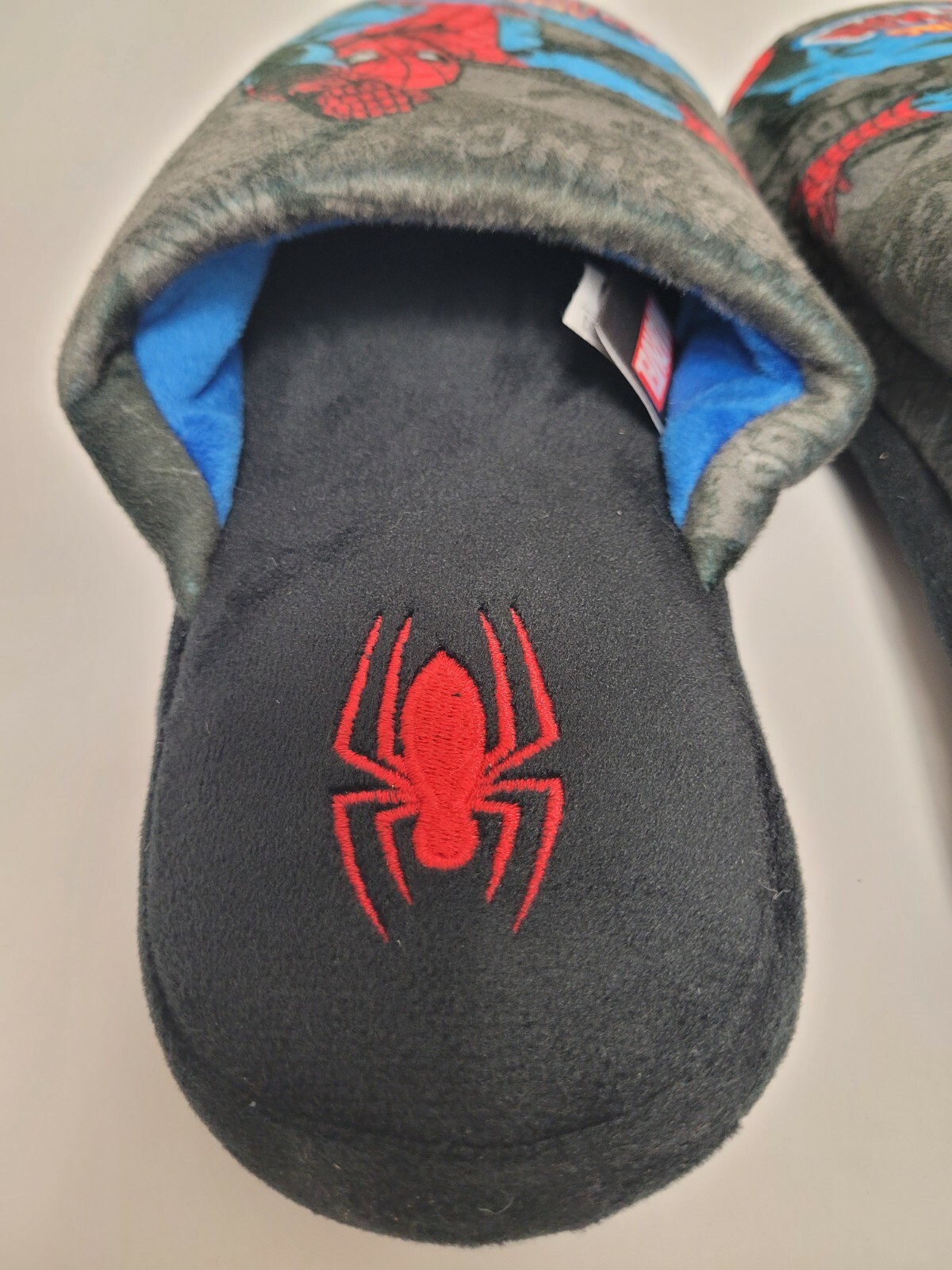 Marvel Amazing Spider-Man Adult Slip On Slippers Size US 8 / EU 41