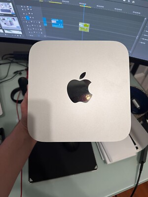 Mac Studio Apple M1 Max 2022 | 32GB 512GB  10 Core CPU and 24 Core GPU MJMV3LL/A