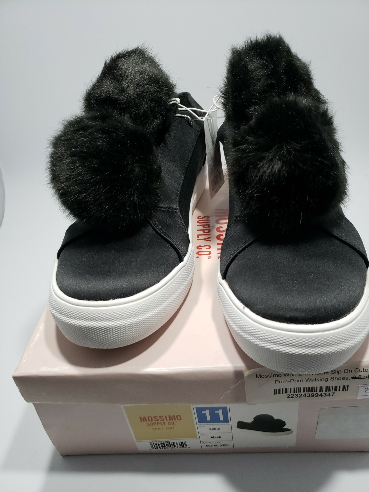 mossimo slip on sneakers